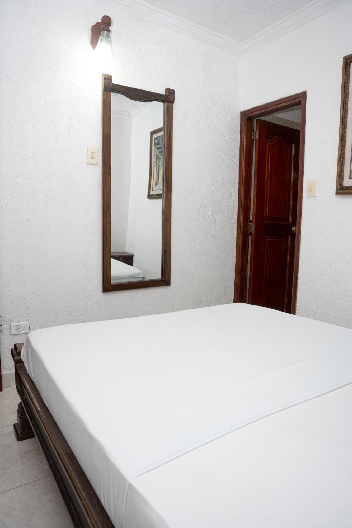 Hotel Med Cartagena Bagian luar foto