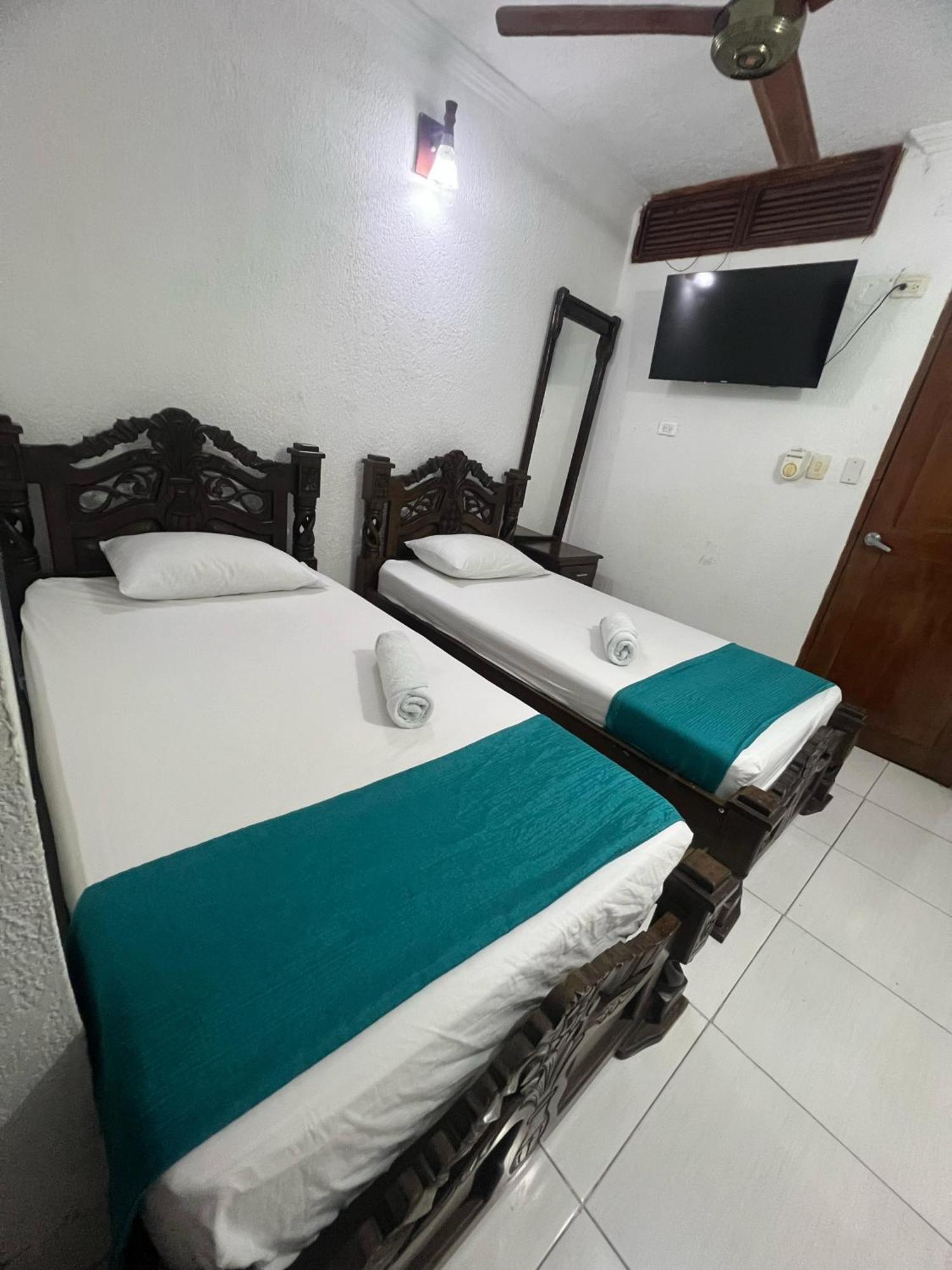 Hotel Med Cartagena Bagian luar foto