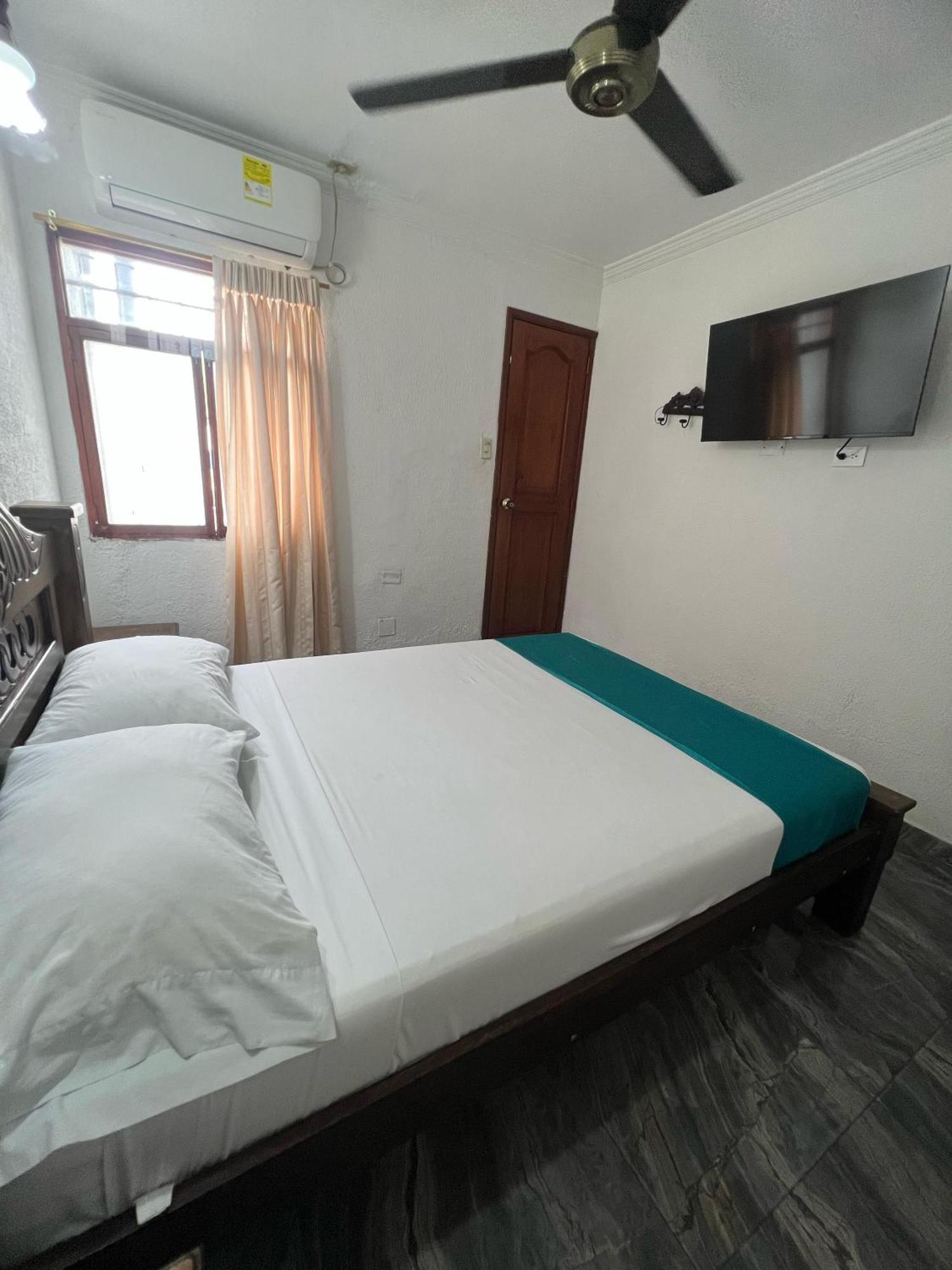 Hotel Med Cartagena Bagian luar foto